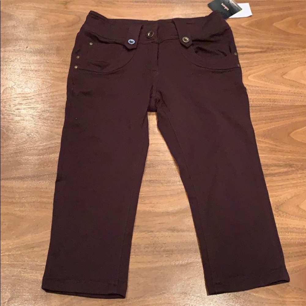 Girl’s stretch capris by takara size 10